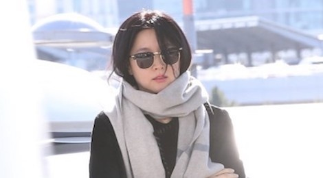 Lee Young Ae, Song Joong Ki va dan sao len duong du MAMA tai Hong Kong hinh anh
