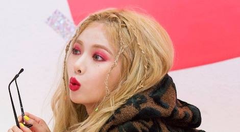 Trao luu trang diem mat pha cach cua sao Han hinh anh