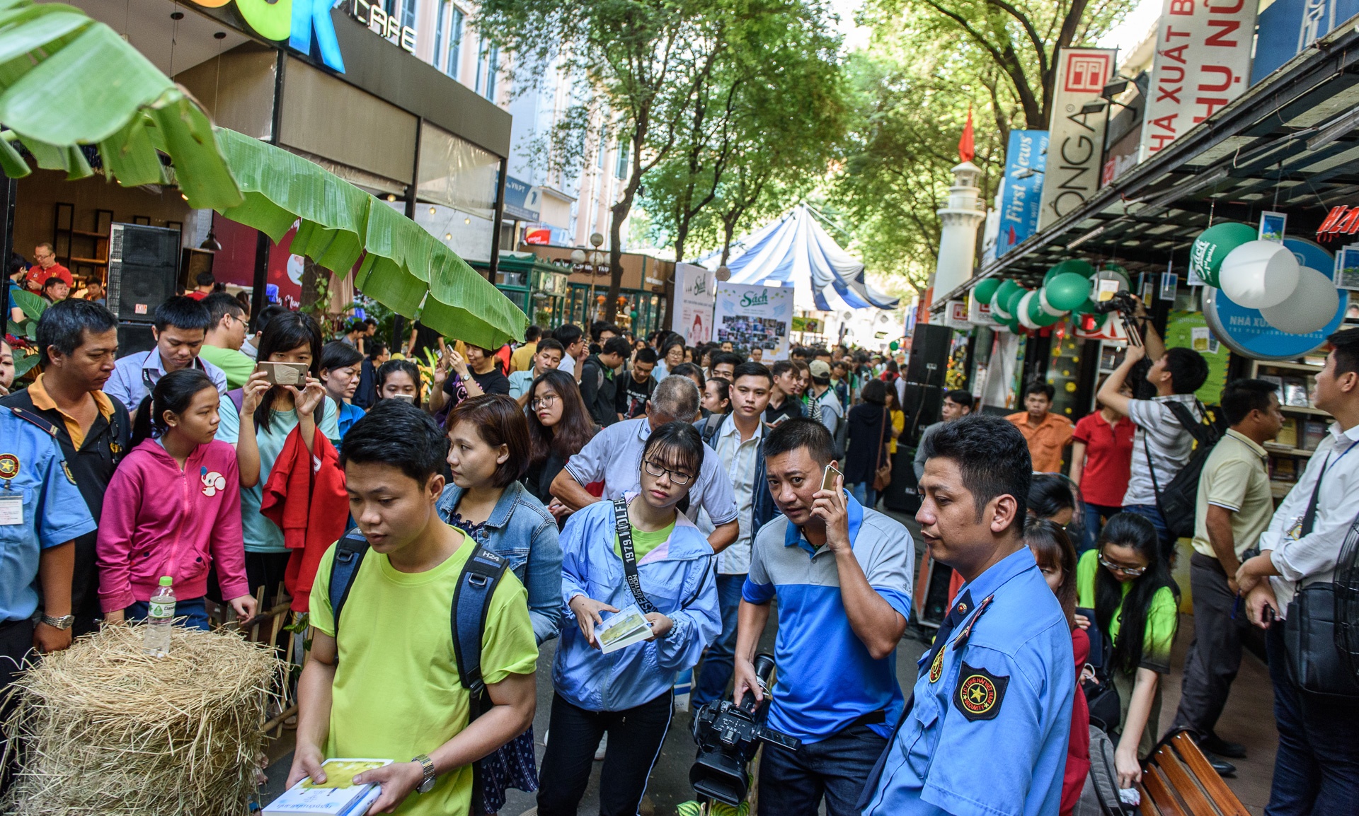 nha van Nguyen Nhat Anh anh 1