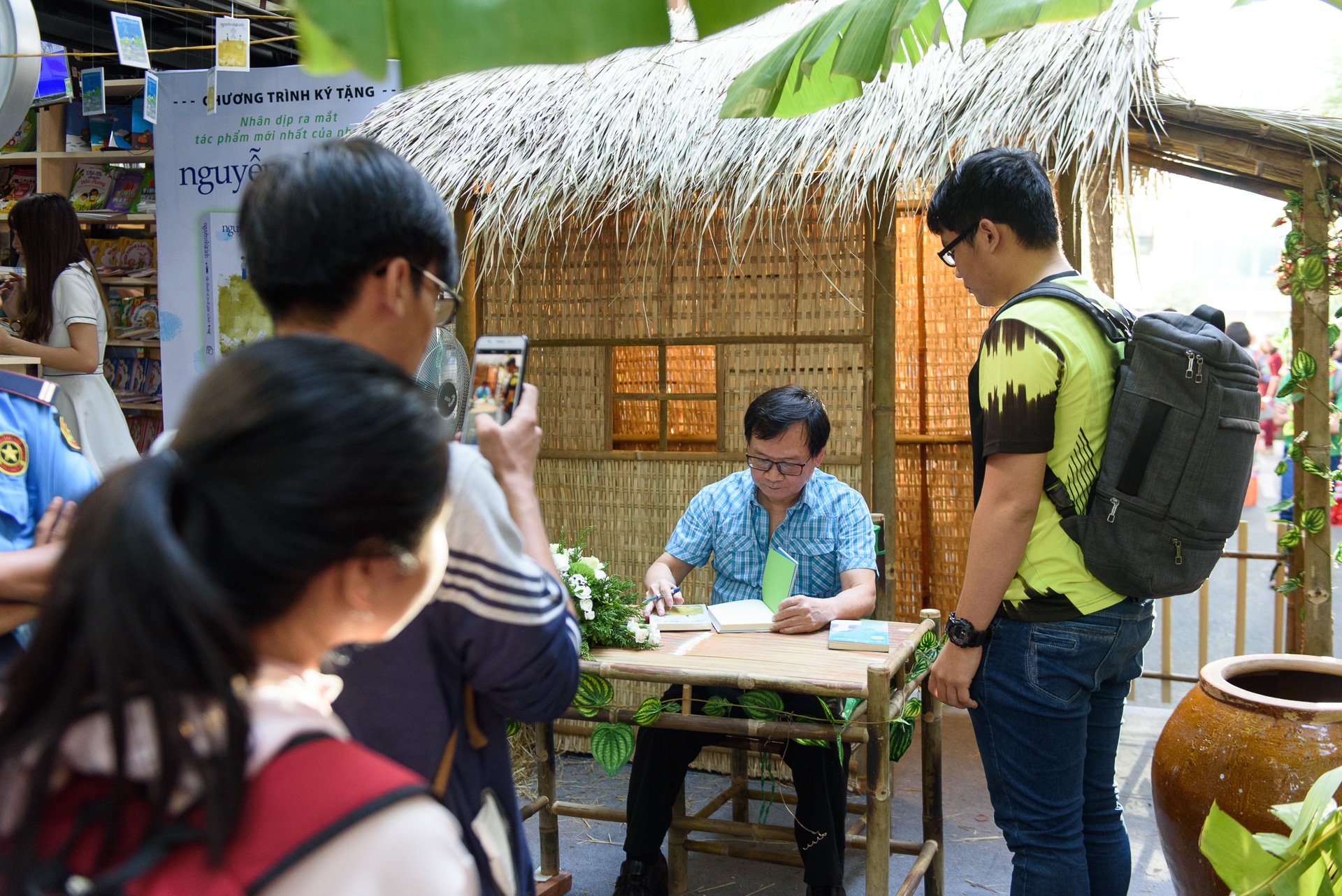 nha van Nguyen Nhat Anh anh 6