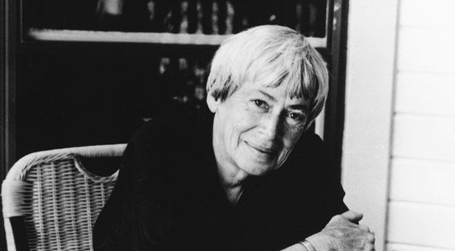 Tac gia bo tac pham ve xu Hai Dia qua doi o tuoi 88 hinh anh