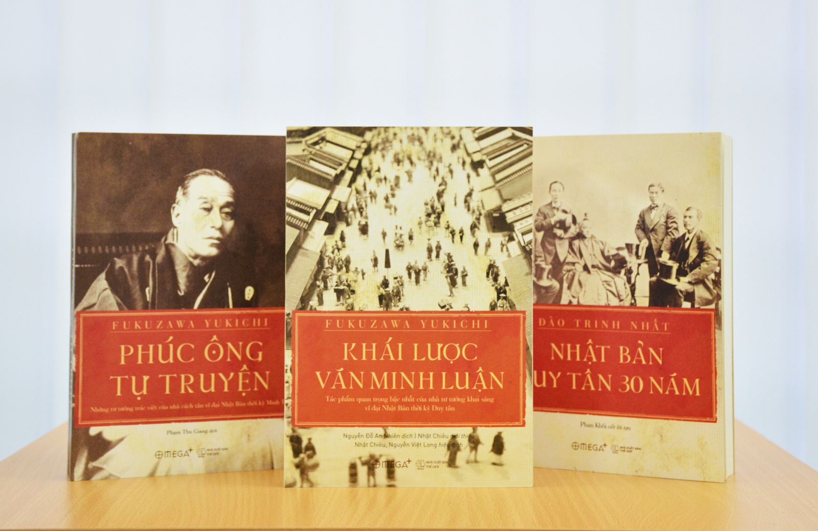 Bo sach ky niem 150 nam Minh Tri Duy tan hinh anh