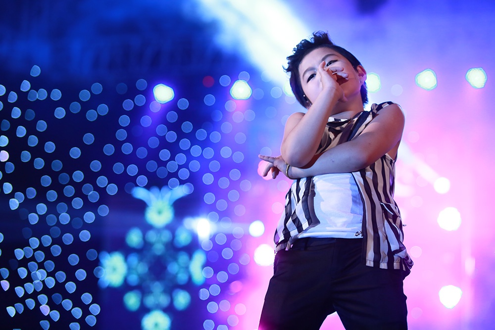 PSY nhi hoi ngo Quang Anh, Phuong My Chi tren san khau hinh anh