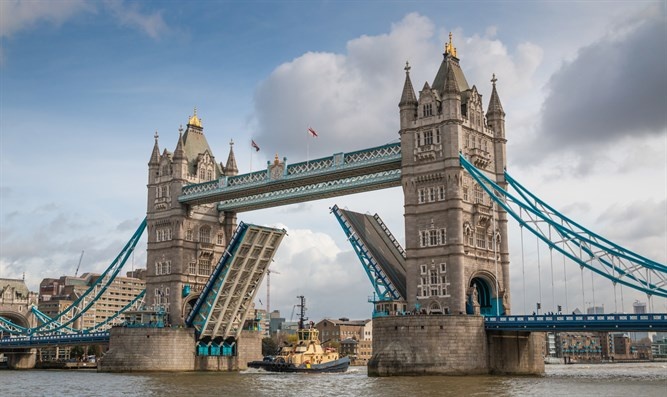 Cau Thap London hoat dong tro lai sau su co ky thuat hinh anh