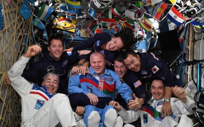 Olympic dac biet tren Tram Vu tru Quoc te hinh anh