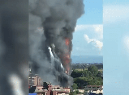 Chay toa chung cu 18 tang o Milan hinh anh