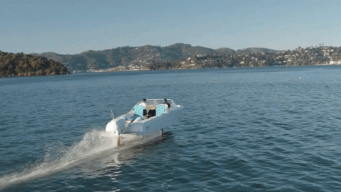 Chiec thuyen the thao chay dien dau tien tren the gioi hinh anh