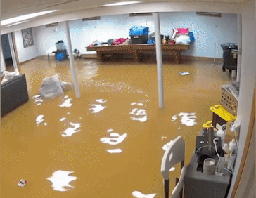 Nuoc lu lam sap tuong tang ham o My hinh anh