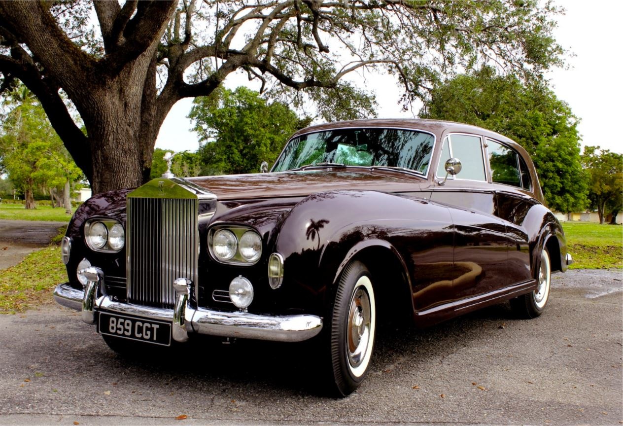 Xe Bentley va Rolls-Royce co duoc trang bi dong co dien hinh anh