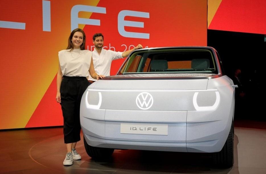 Volkswagen ra mat mau oto dien huong den gioi tre hinh anh