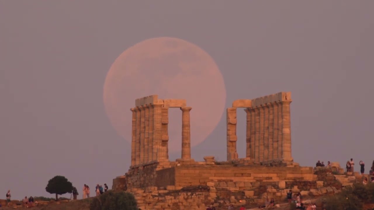 'Sieu trang mau' moc tren ngoi den co Hy Lap hinh anh