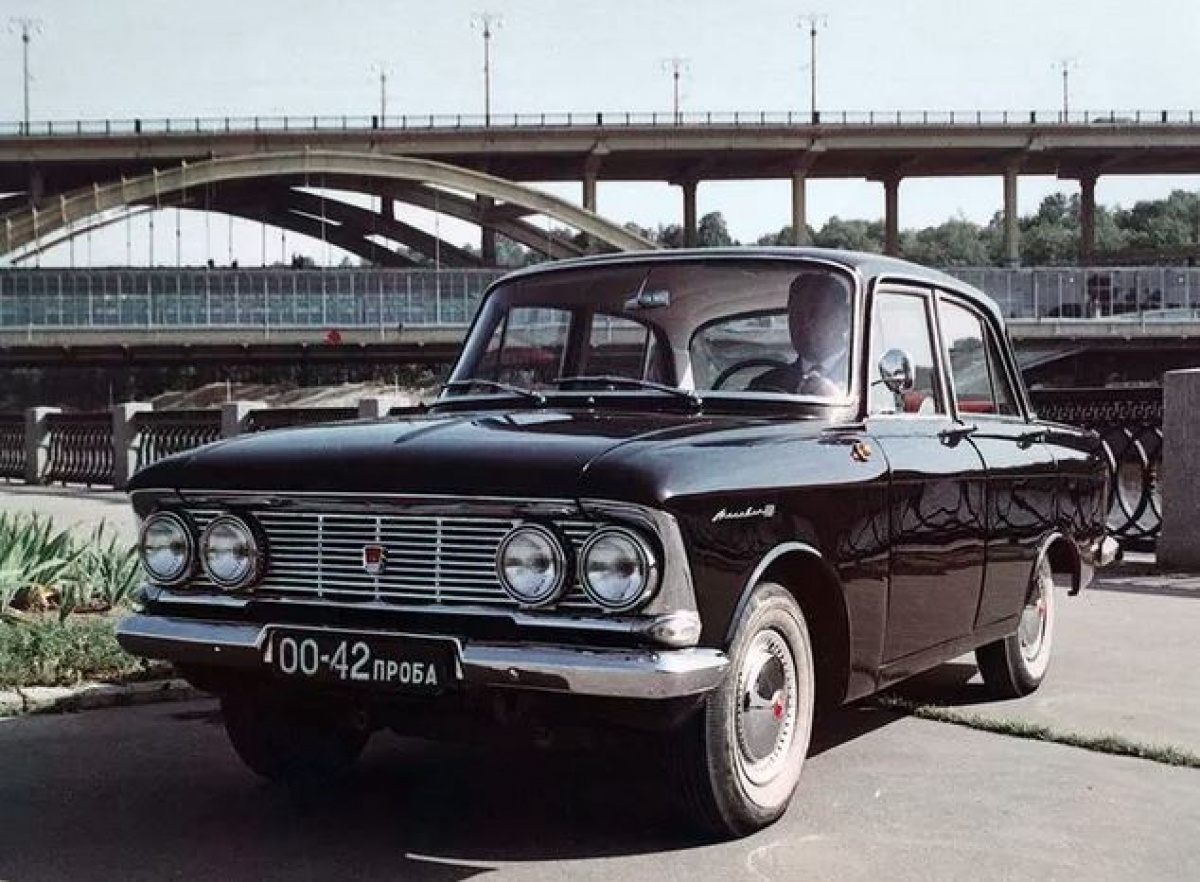 Nga khoi phuc thuong hieu oto Moskvich hinh anh