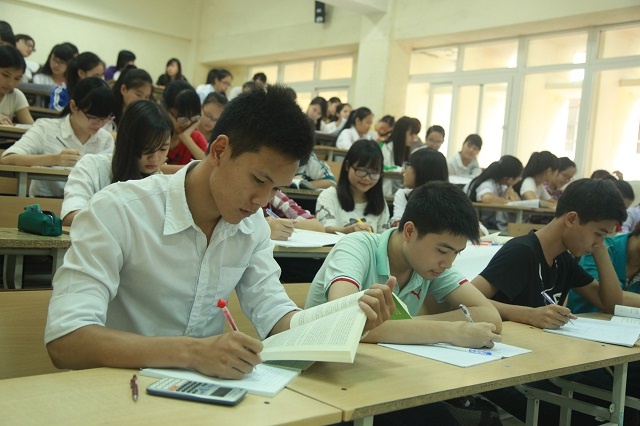 Hang tram sinh vien bong dung mac no vi dung ten mua ho hang tra gop hinh anh