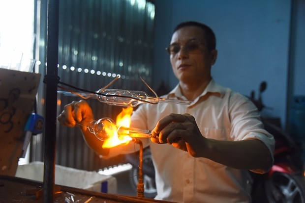 Ngoi lang nhieu nguoi khong co van tay hinh anh