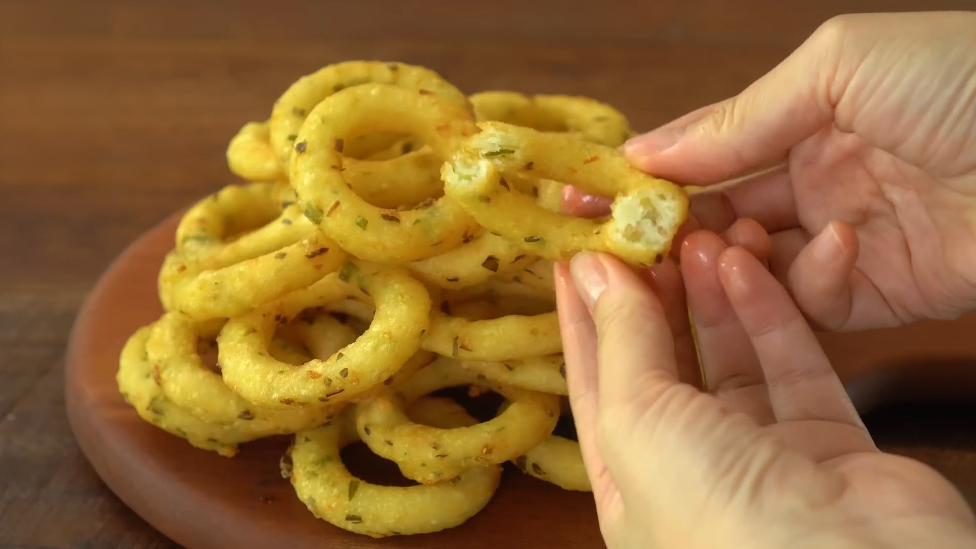 Cach lam khoai tay chien gion rum hinh anh