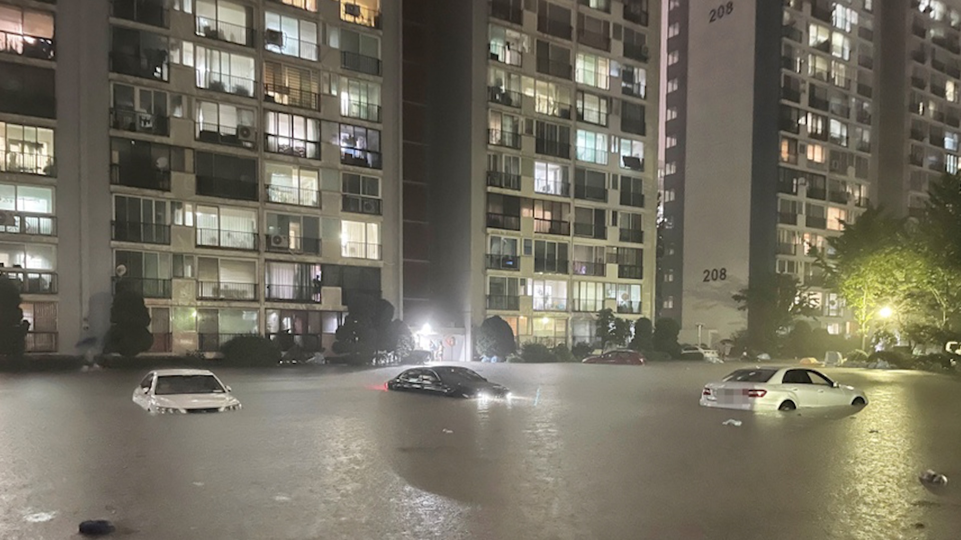 Mua lu lon nhat lich su nhan chim Seoul hinh anh