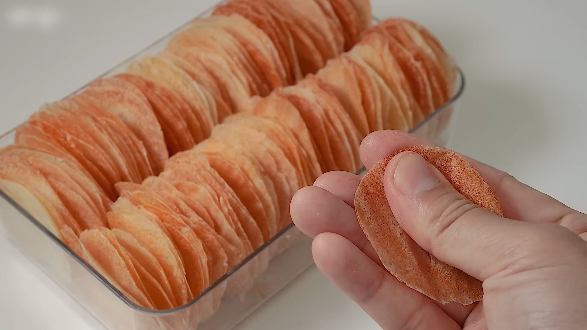 Lam khoai tay chien gion rum khong can dau hinh anh