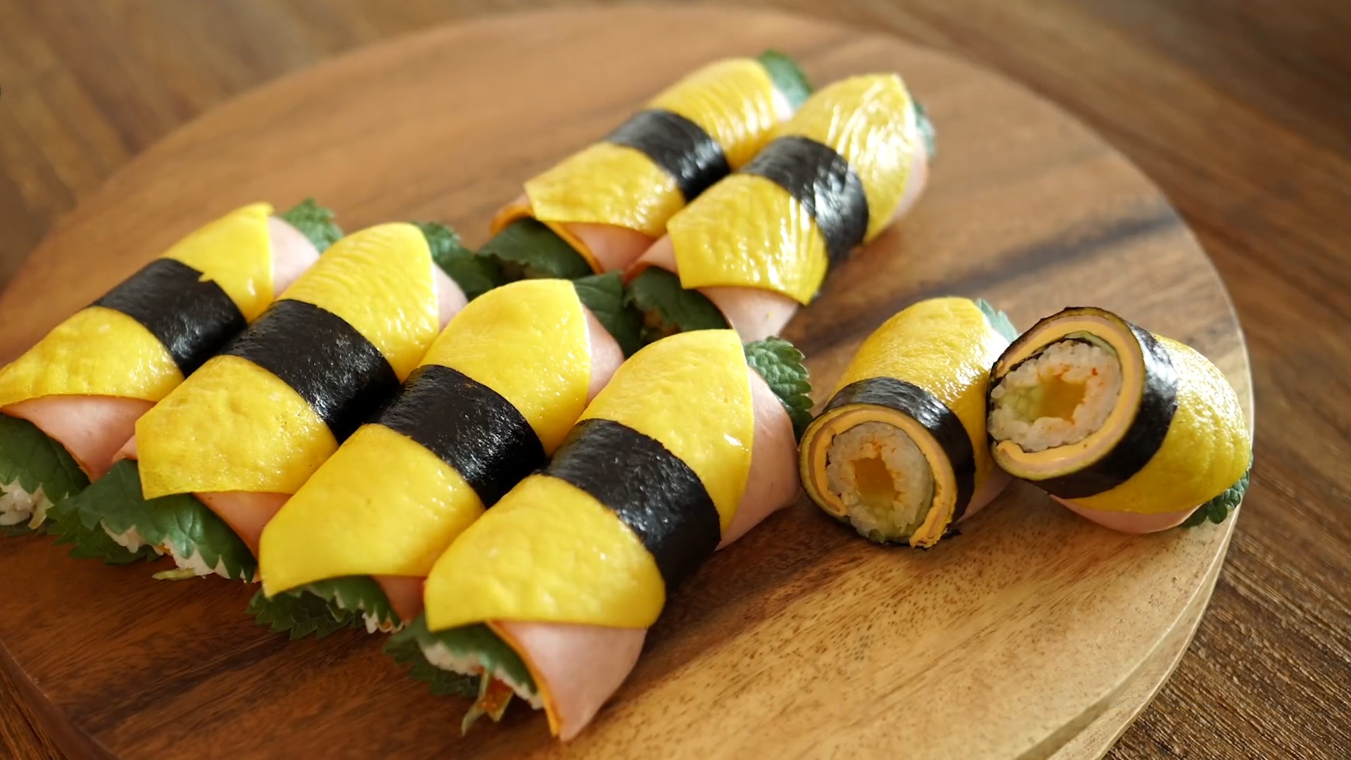 Lam com cuon kimbap don gian cho cuoi tuan hinh anh