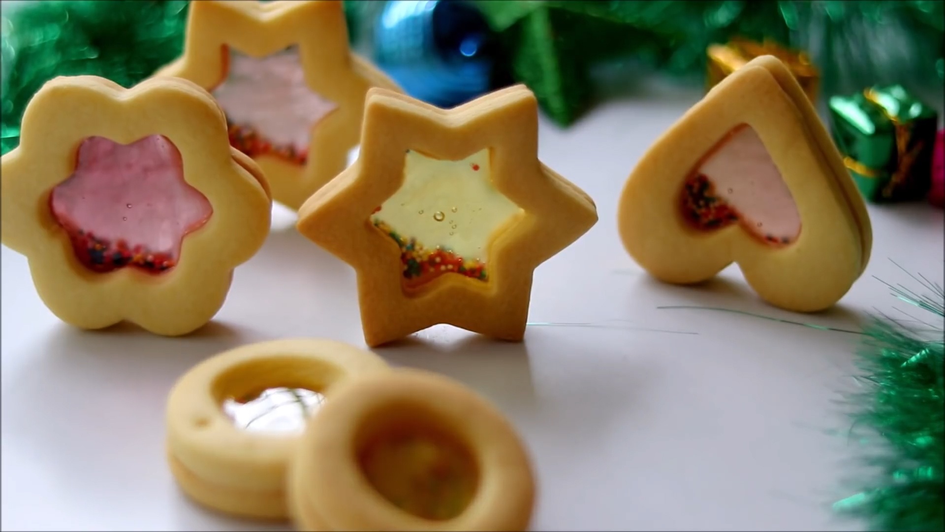 Tu tay nau banh thuy tinh lam qua Noel hinh anh