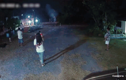 Phao hoa bi ban lech, suyt trung nguoi o Thai Lan hinh anh