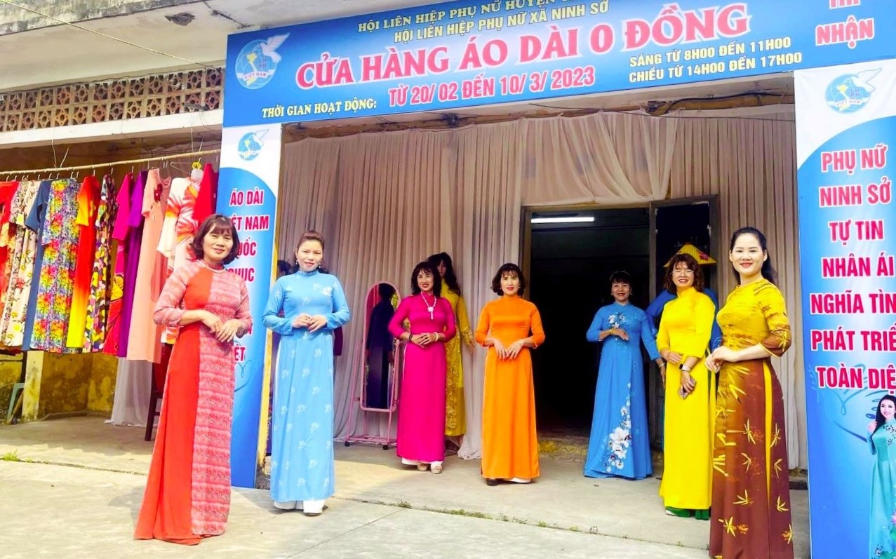 Tang ao dai mien phi lam dep cho chi em hinh anh