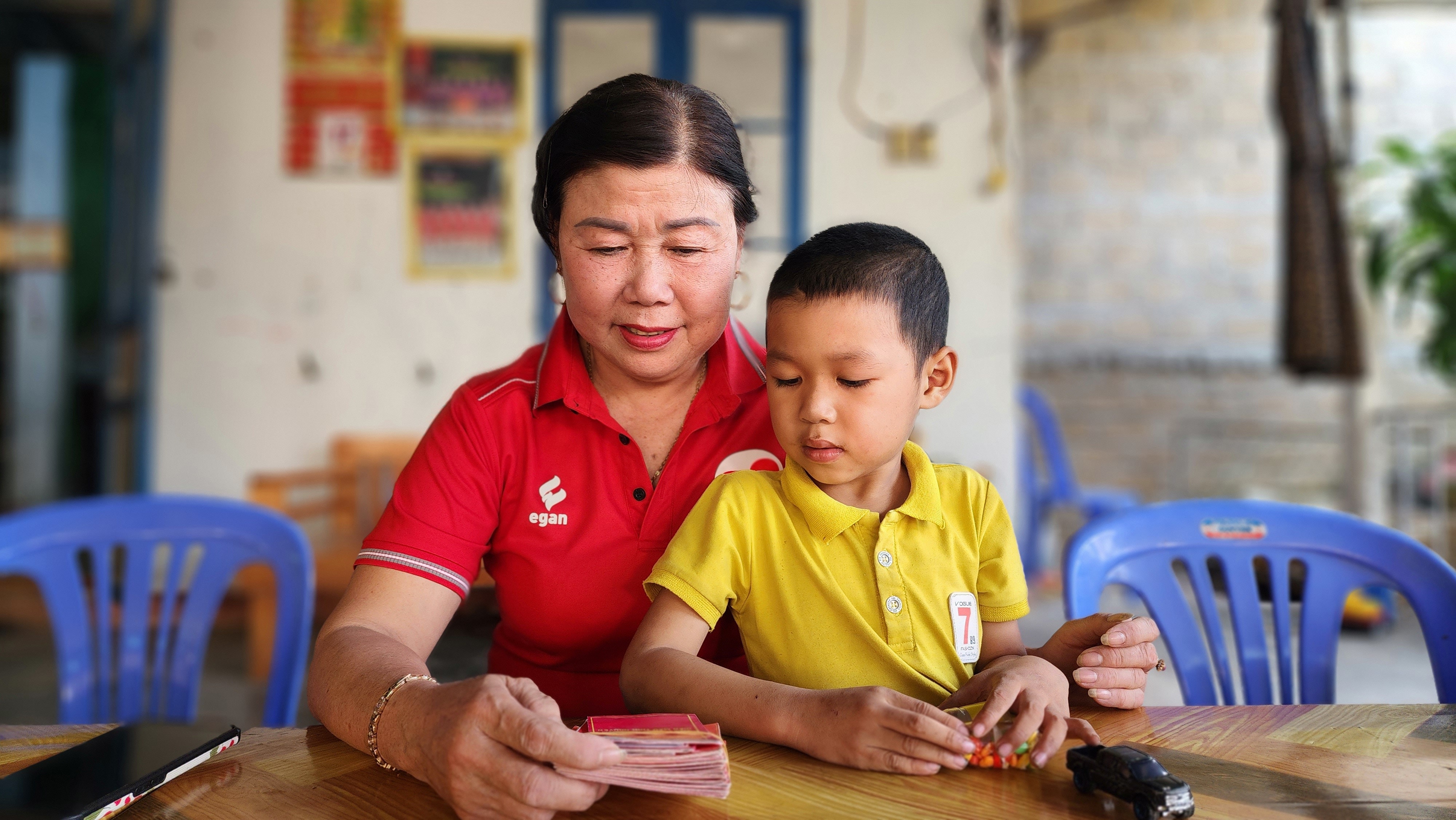 Hien mau cuu nguoi anh 2