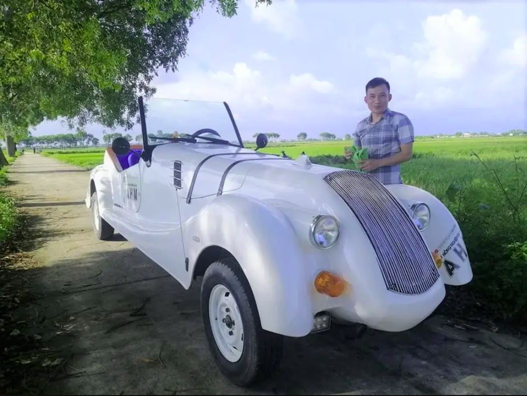 Chang trai Ha Noi tu che xe mui tran hinh anh