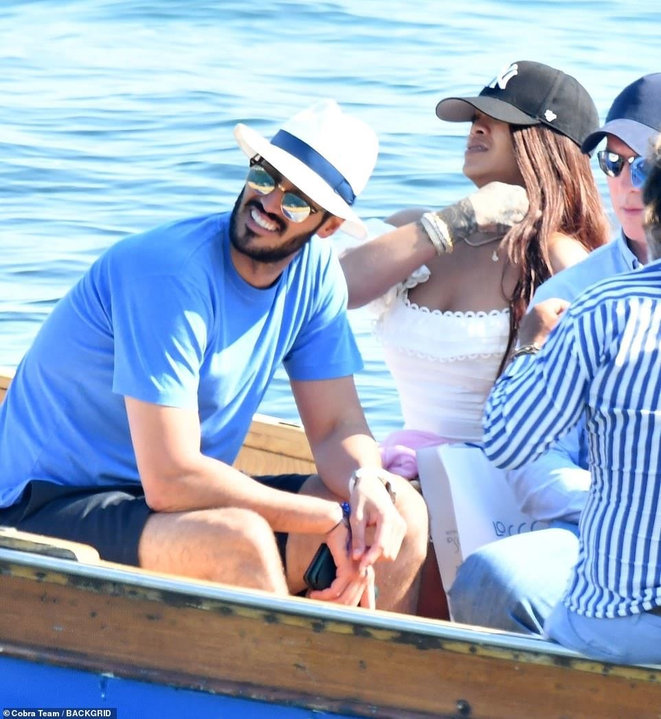 Rihanna tinh tu ben ban trai ty phu anh 6