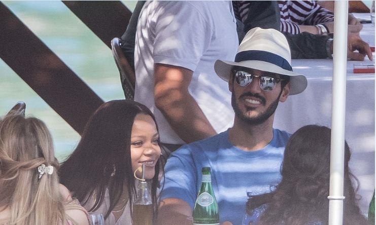 Rihanna tinh tu ben ban trai ty phu anh 1