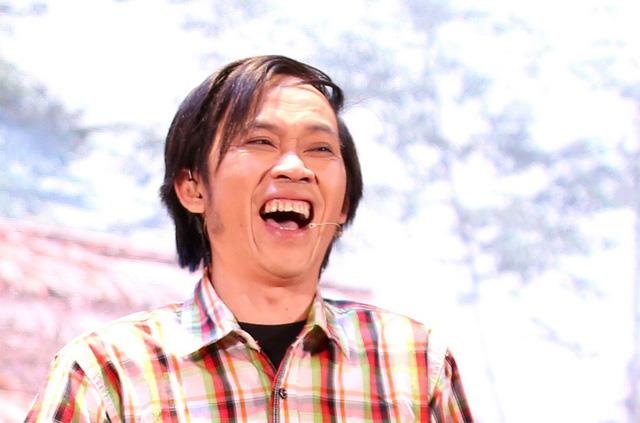 Hang nghin khan gia doi mua cho xem Hoai Linh dien hinh anh