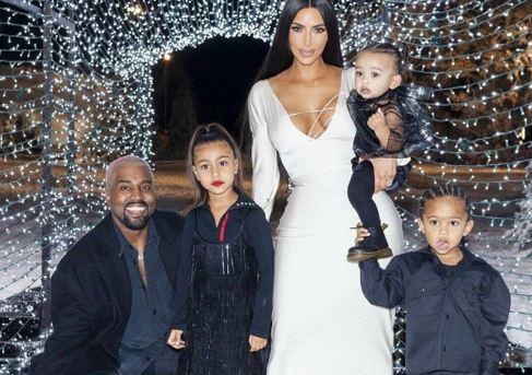 Kim Kardashian lan dau khoe anh con trai thu tu hinh anh