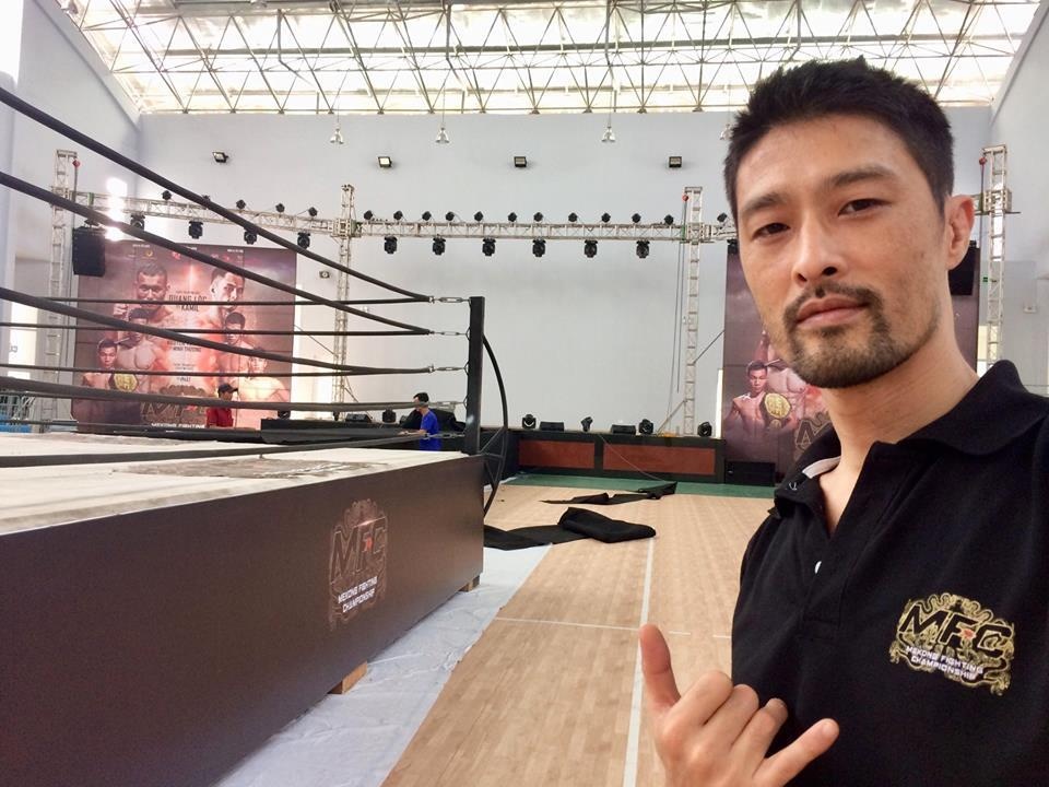 Johnny Tri Nguyen lay lai phong do anh 7