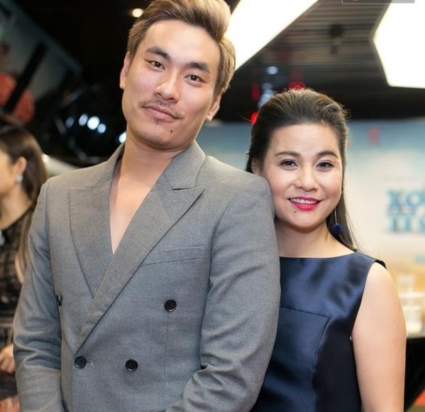 sao nu yeu ban trai kem tuoi anh 9