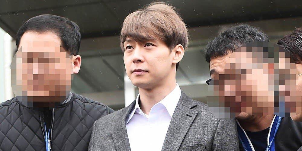 Park Yoo Chun bi phat 2 nam tu anh 1