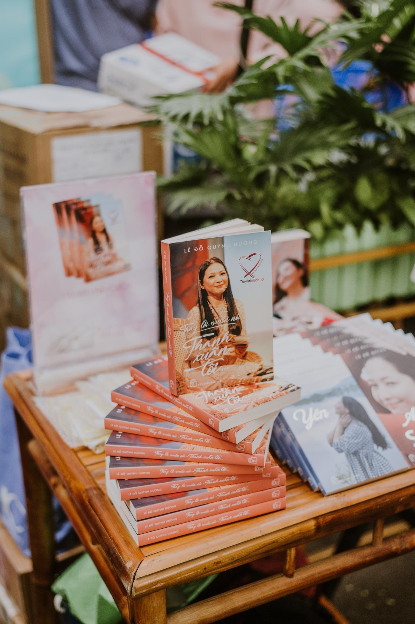 MC Quynh Huong ra mat sach anh 3