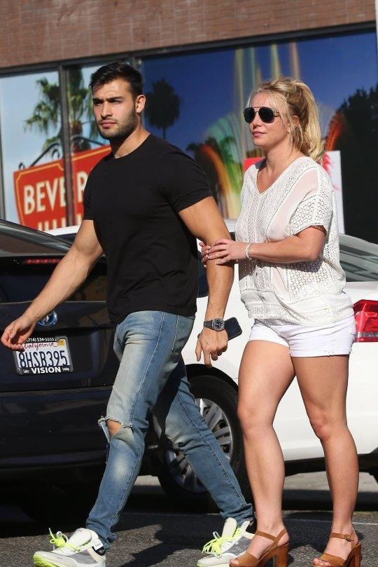 Britney Spears tha rong anh 2