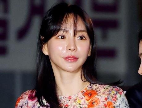 Hon the cu Park Yoo Chun bi ket an 2 nam tu treo vi su dung ma tuy hinh anh