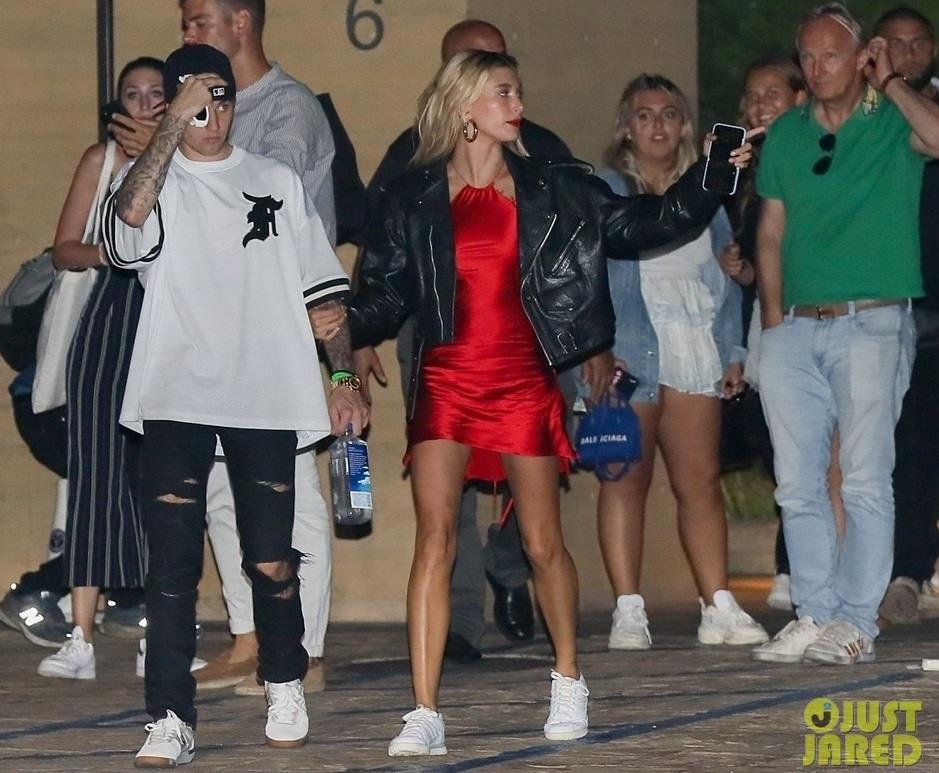 Vo Justin Bieber dien vay xe tao bao khoe than hinh nong bong anh 2