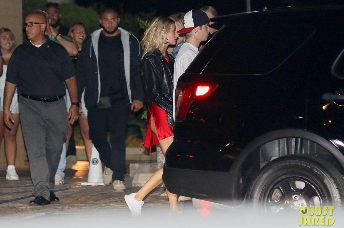 Vo Justin Bieber dien vay xe tao bao khoe than hinh nong bong anh 5