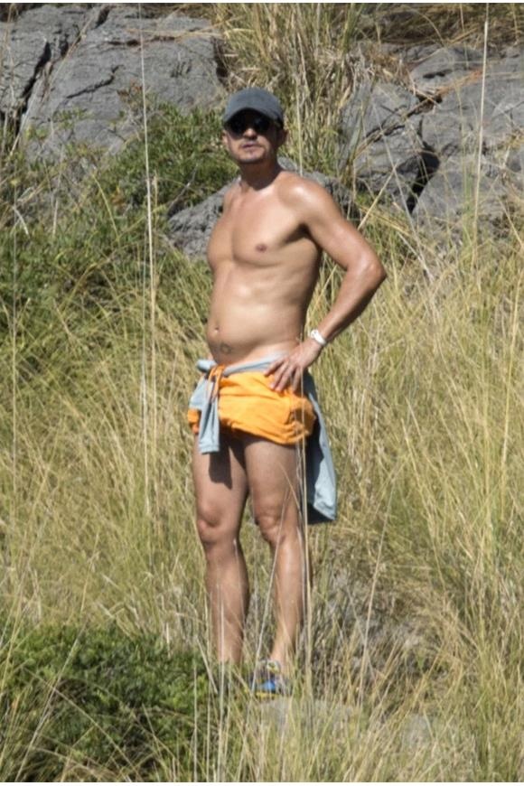 Katy Perry lo than hinh map map,  bung mo khi dien bikini anh 2