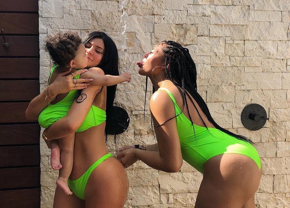 Kylie Jenner từ mặt bạn thân sau scandal ngoại tình ảnh 1 Kylie Jenner tu mat ban than sau scandal ngoai tinh anh 1