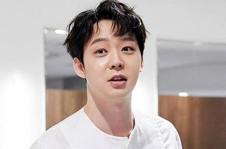 Nghi van Park Yoo Chun thong dong voi canh sat de thoat toi cuong hiep hinh anh