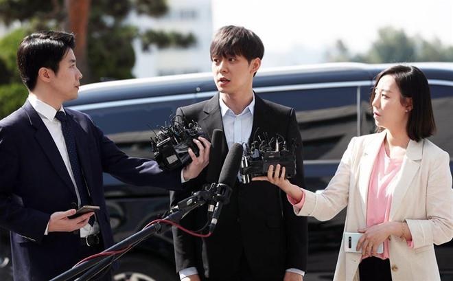 Park Yoo Chun thông đồng với cảnh sát ảnh 1 Park Yoo Chun thong dong voi canh sat anh 1