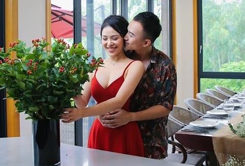 Anh Vu ‘Ve nha di con’ chia se anh om ban gai hinh anh