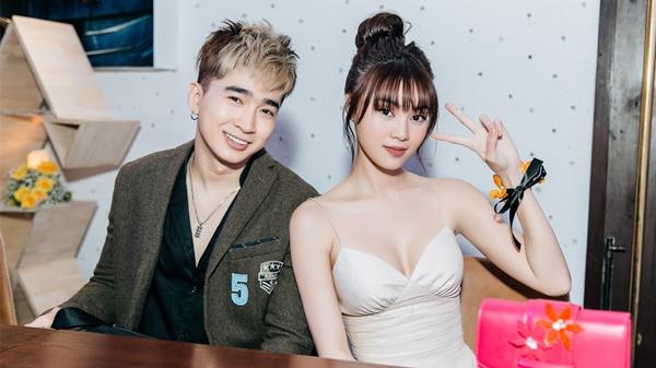 Chi Dan va Lan Ngoc bi bat gap cung di mua sam giua tin hen ho hinh anh