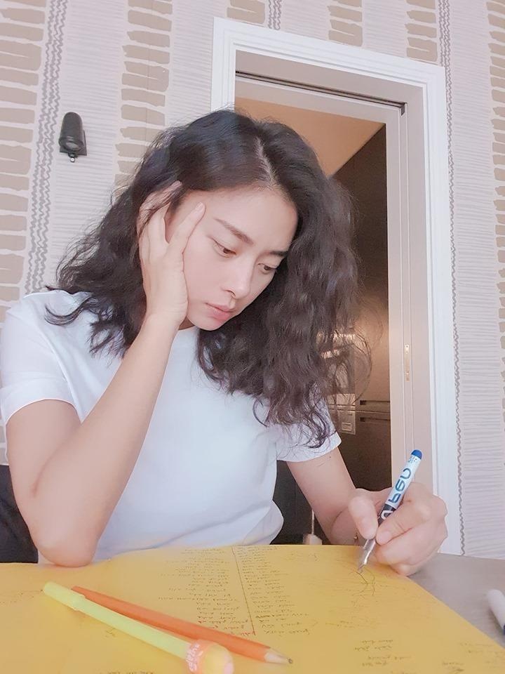 ngo thanh van khoe anh chup cung Charlize Theron anh 4