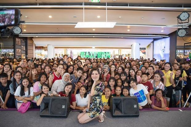 Baifern khoe vẻ đẹp không góc chết tại sự kiện ảnh 1 Baifern khoe ve dep khong goc chet tai su kien anh 1