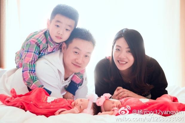 váy cưới bằng vàng của bà xã Dương Uy ảnh 2 vay cuoi bang vang cua ba xa Duong Uy anh 2