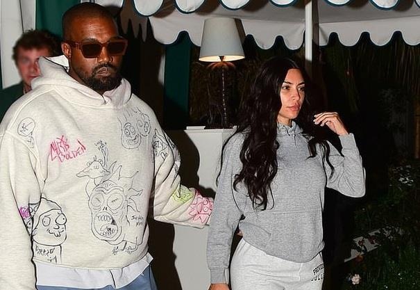 Kim Kardashian để mặt mộc ảnh 1 Kim Kardashian de mat moc anh 1