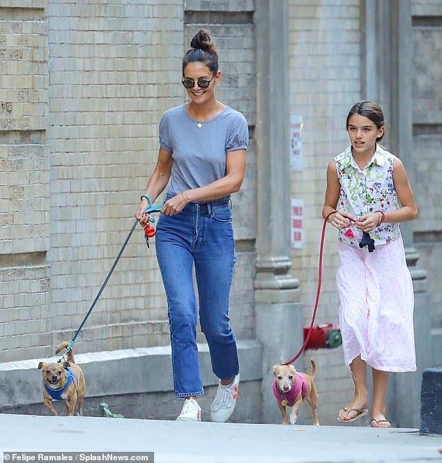 Katie Holmes di choi voi con gai Suri anh 1